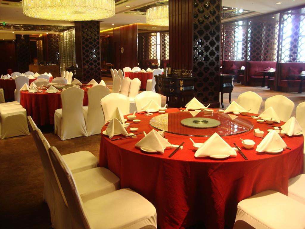 Ramada Plaza Lianyungang Hotel Buitenkant foto