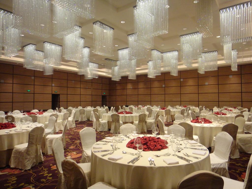 Ramada Plaza Lianyungang Hotel Buitenkant foto