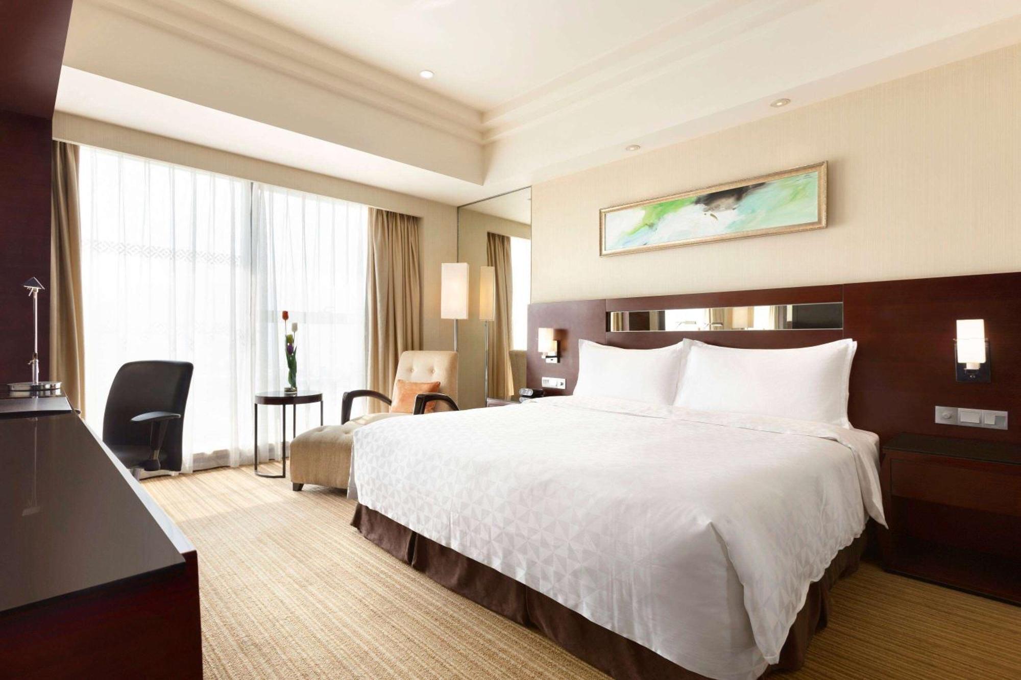Ramada Plaza Lianyungang Hotel Buitenkant foto