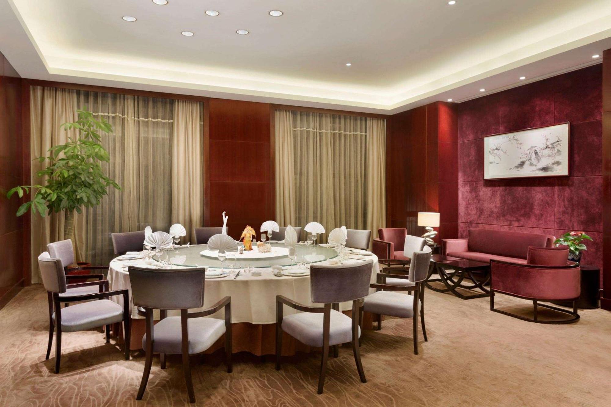 Ramada Plaza Lianyungang Hotel Buitenkant foto