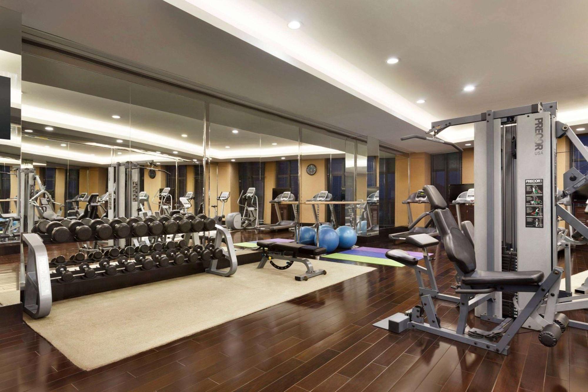 Ramada Plaza Lianyungang Hotel Buitenkant foto